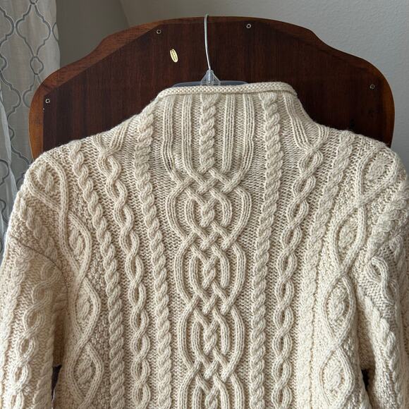 Elegant Cream Cable Knit Sweater - Picture 5 of 7